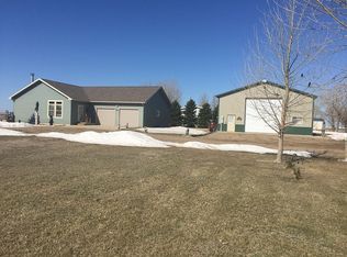2347 Northshore Dr, Lake Preston, SD 57249