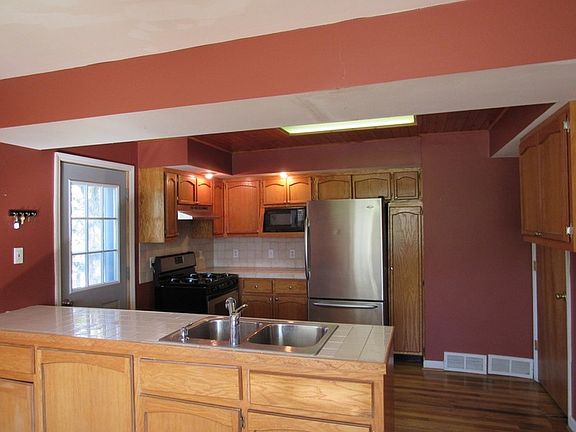 2nd image of 1804 Avenue B