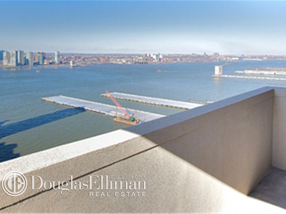 2nd image of 310 Greenwich St APT 27e