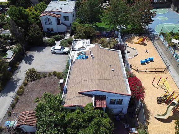 3rd image of 1922 Fairview St