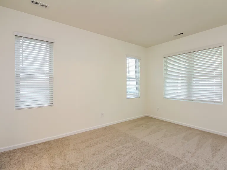 1608 Corbett St — Photo 8