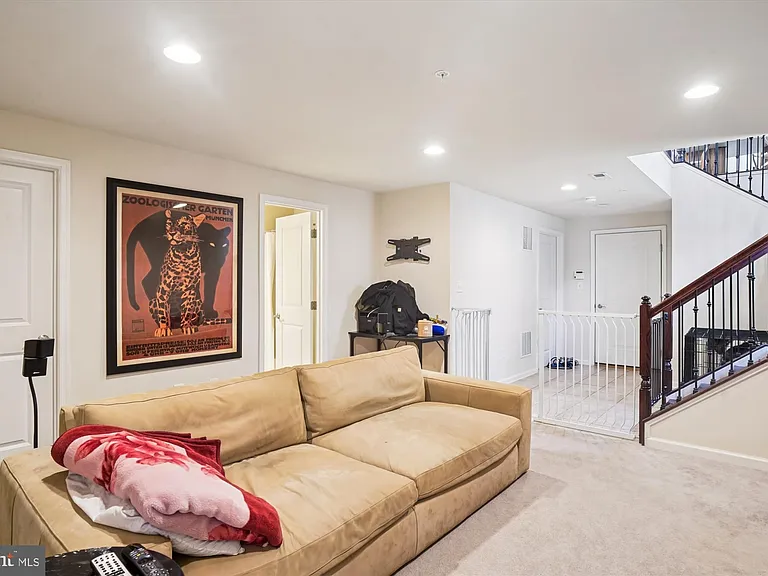 6947 Country Club Ter — Photo 38