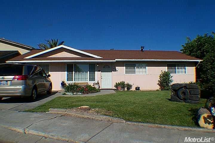 1st image of 2924 Fern Ct