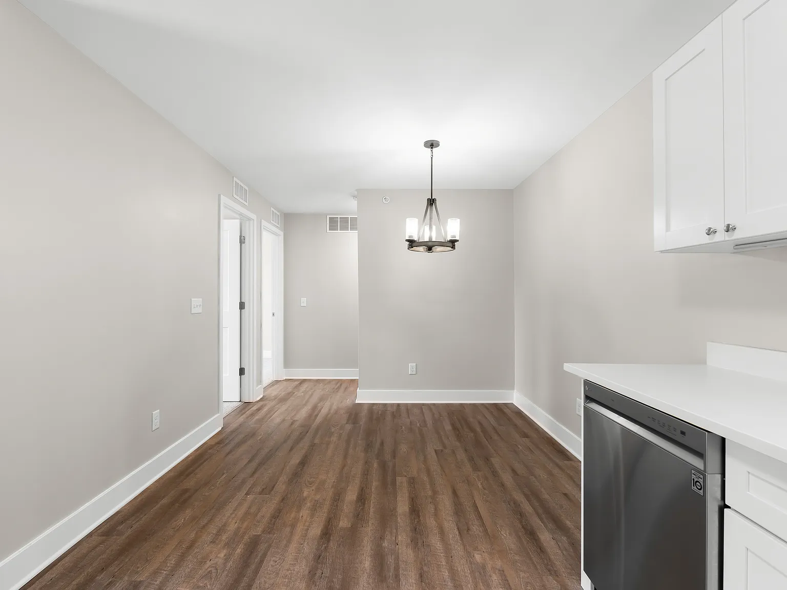 Westlake Place Apartments — Photo 4