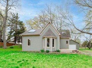 307 S Main St, Spring Hill, KS 66083