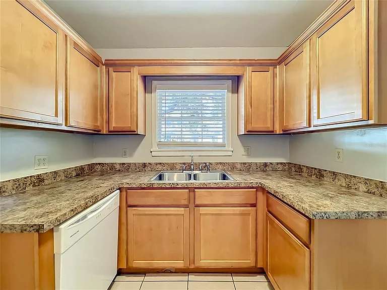 21 N Mills Ave — Photo 17