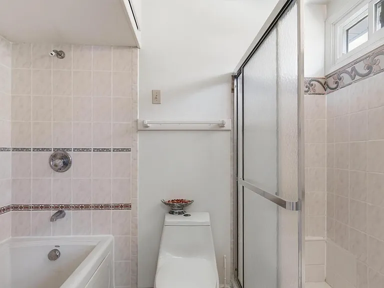 211 Whispering Wind Ct SE — Photo 5
