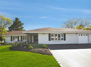 4 Joanne Dr, Holbrook, NY 11741