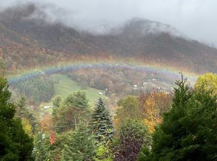 202 Skyway Dr, Maggie Valley, NC 28751