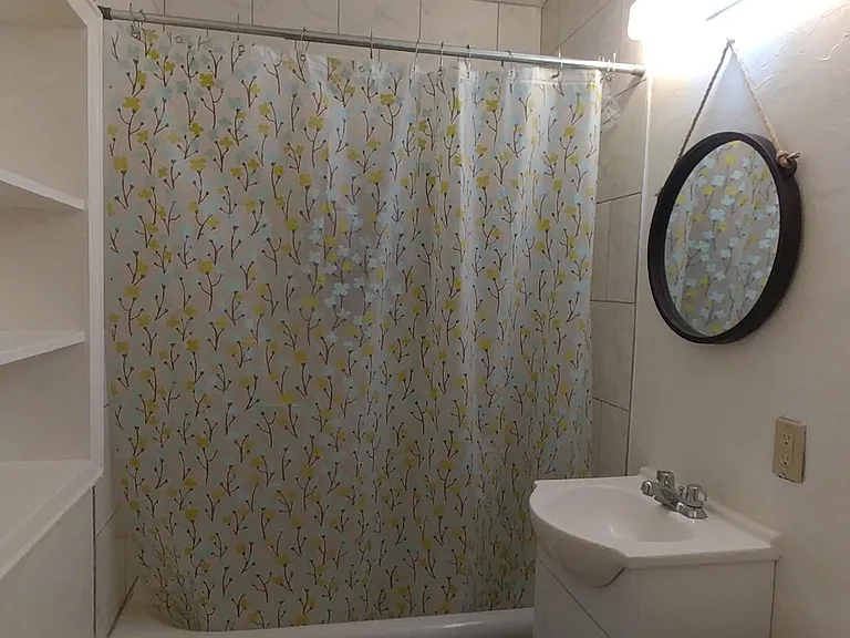 417 Chautauqua Ave — Photo 7