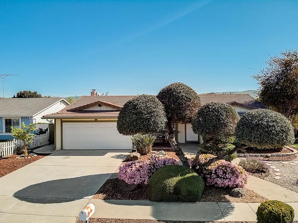 2512 Zachary Way