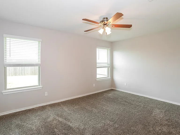 980 Alton Dr — Photo 8