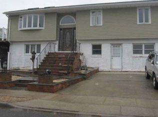 440 Reina Rd, Oceanside, NY 11572