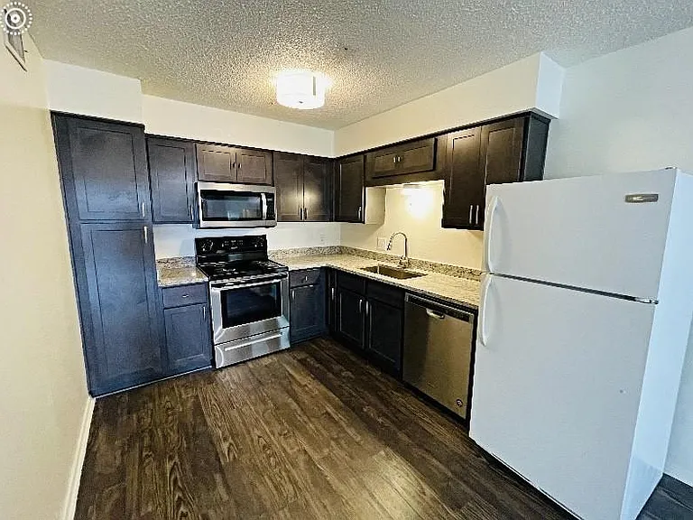 1226 N Lbj Dr #3 — Photo 3