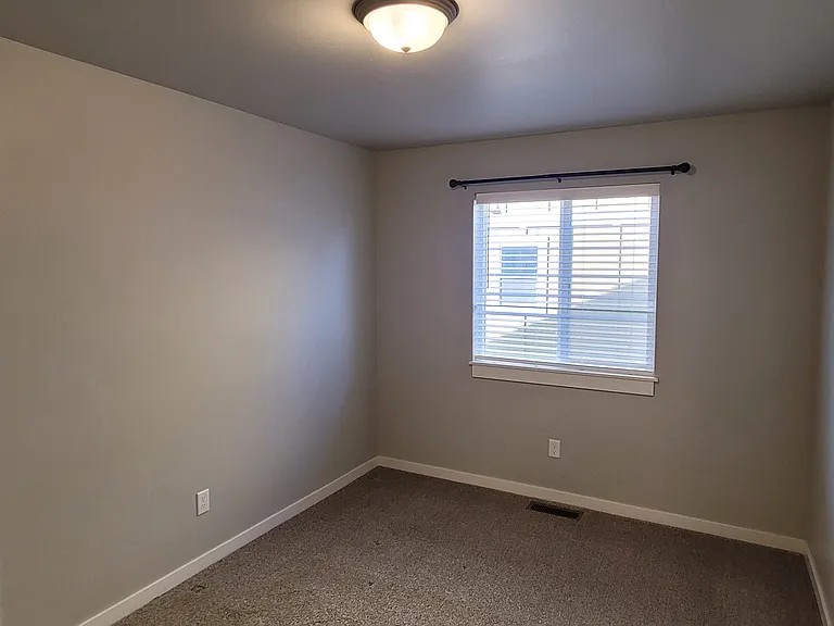 808 Foxglove Dr — Photo 12