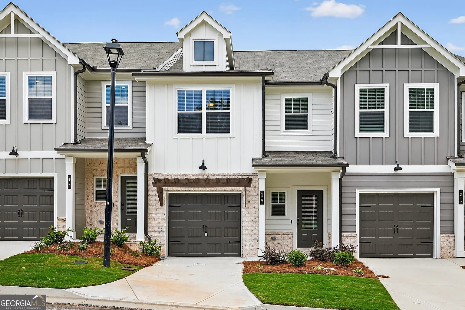 19 Benscot Dr photo 1