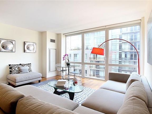 2nd image of 39-45 E 29th St APT 12C