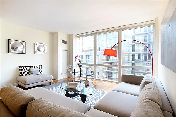 Rented by Warburg | media 17