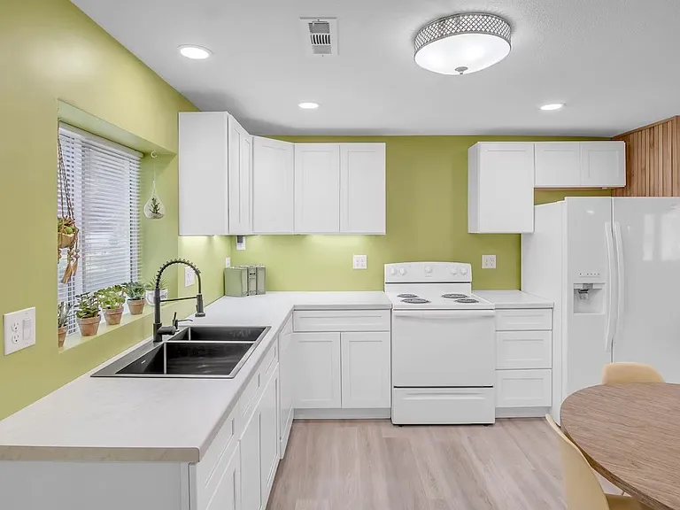 522 Sunnyside Ct — Photo 14