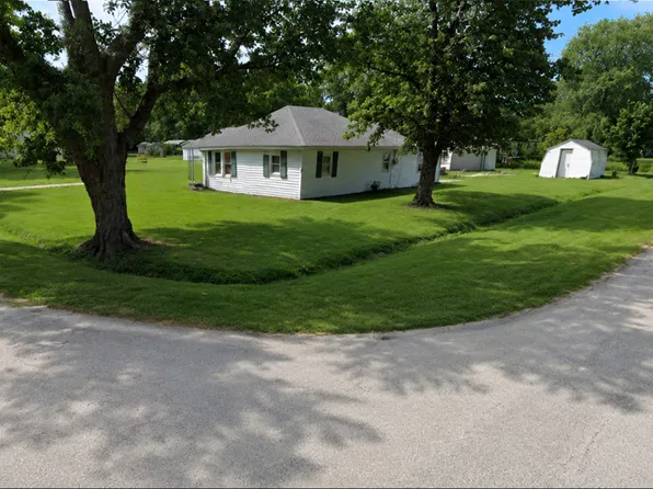 323 N Spruce St, Irving, IL 62051
