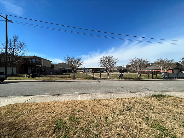 116 Remington Dr — Photo 26