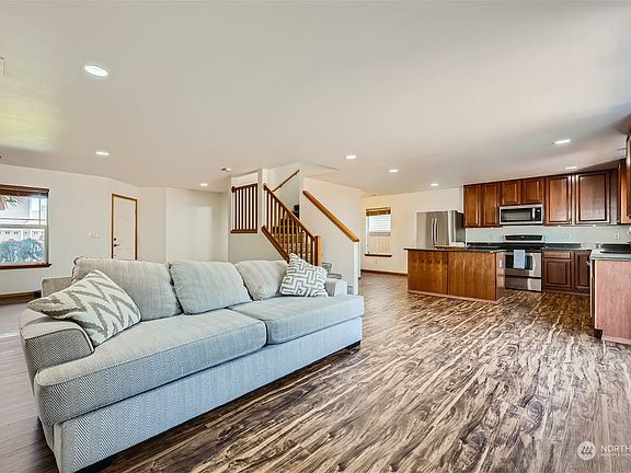 2nd image of 9901 197th Avenue Ct E