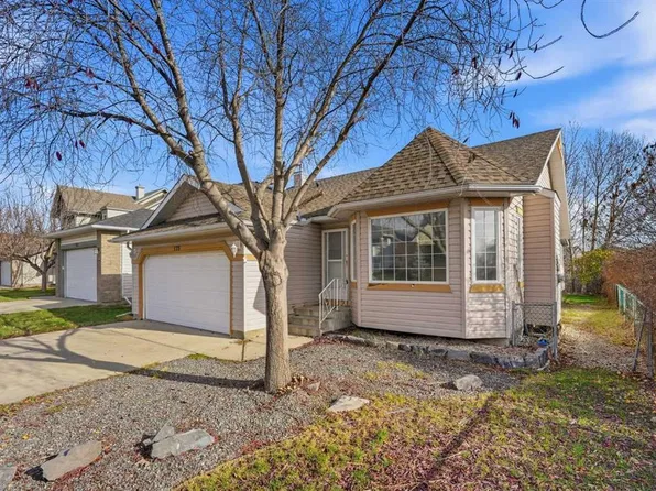 175 W Lakeview Cv, Chestermere, AB T1X 1E8