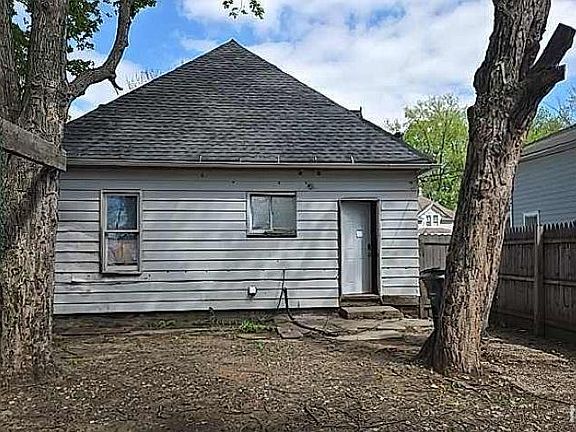 3rd image of 1911 Leer St
