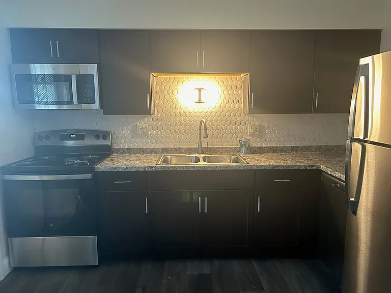La Aloma Apartments — Photo 29