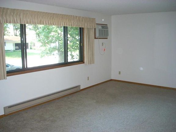 3rd image of 650 1st Ave NW