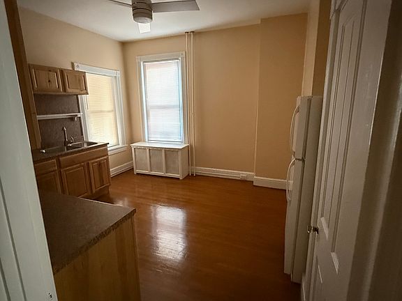 4th image of 240 E Orange St #2