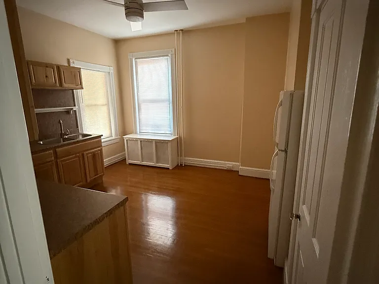 240 E Orange St #2 — Photo 4