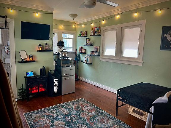 5th image of 6553 1/2 Franklin Ave