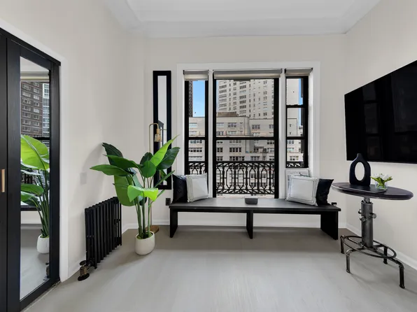 140 West 69th Street image 1 of 4