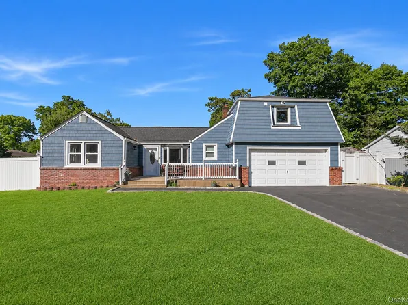 33 Lillian Road, Nesconset, NY 11767
