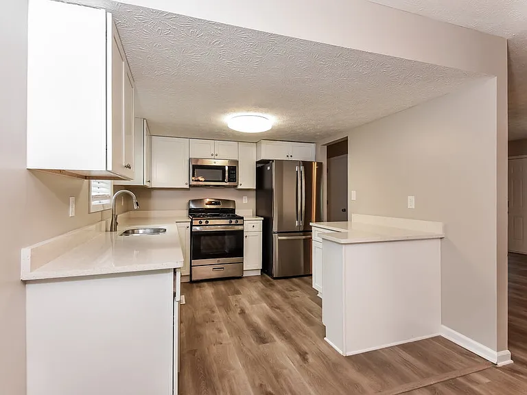 2405 Betsy Ct SW — Photo 10