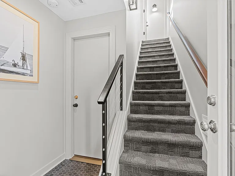 16 Park St #B — Photo 19