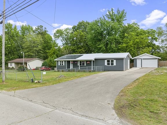 4th image of 767 Georgia Ave S