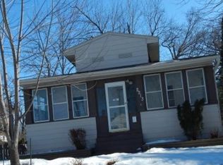 2213 24 1/2 St, Rock Island, IL 61201