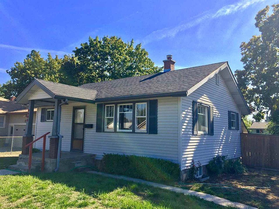 1st image of 3604 E 32nd Ave