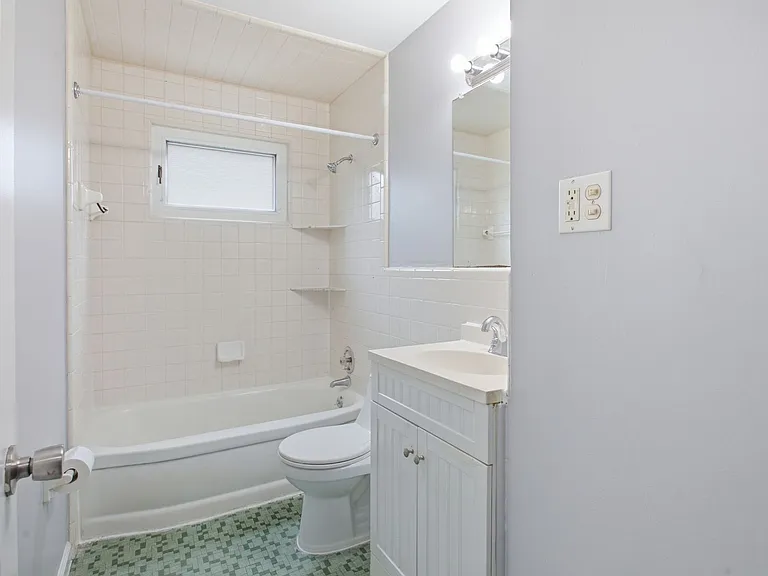 1663 Wilson Ave — Photo 13