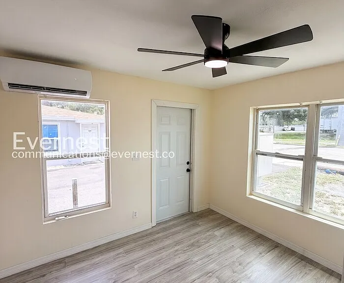 5680 28th St N #D5 — Photo 2