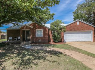 714 W Kentucky St, Floydada, TX 79235
