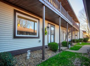 1679 Village Ln, Evansville, IN 47725