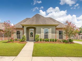 112 Lake Accardo Ave, Thibodaux, LA 70301