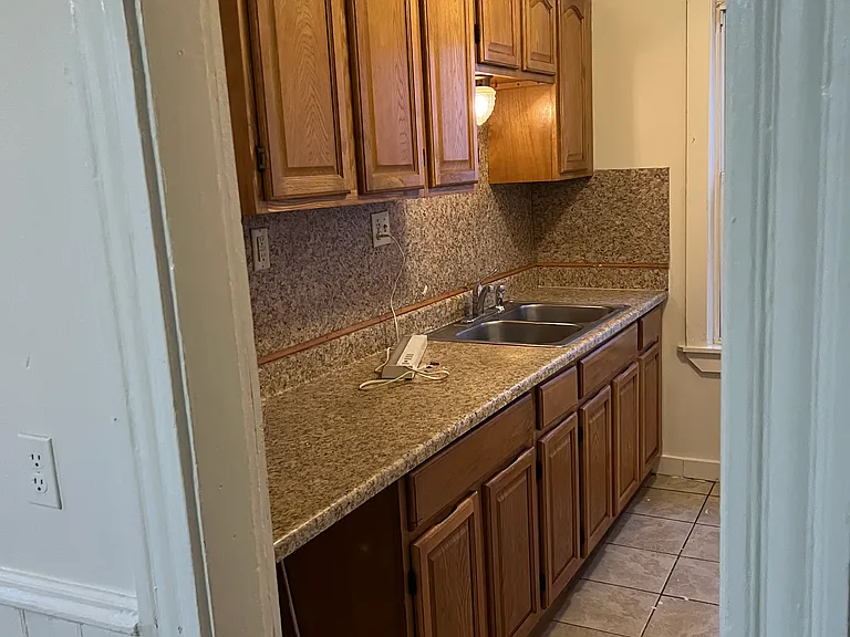 32-34 Dean St #1 — Photo 1