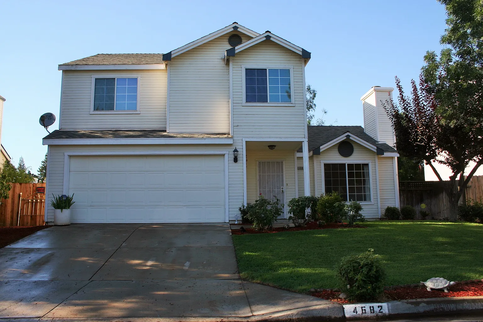 4682 W Griffith Way photo 1