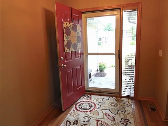4th image of 1551 Woods Dr