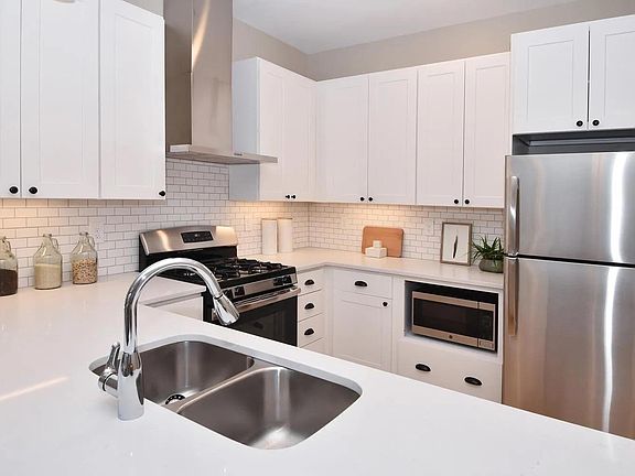 3rd image of 1505 Race St #202