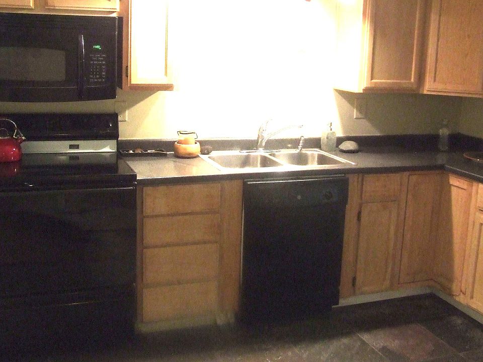 2nd image of 187 N Bellaire Ave #B